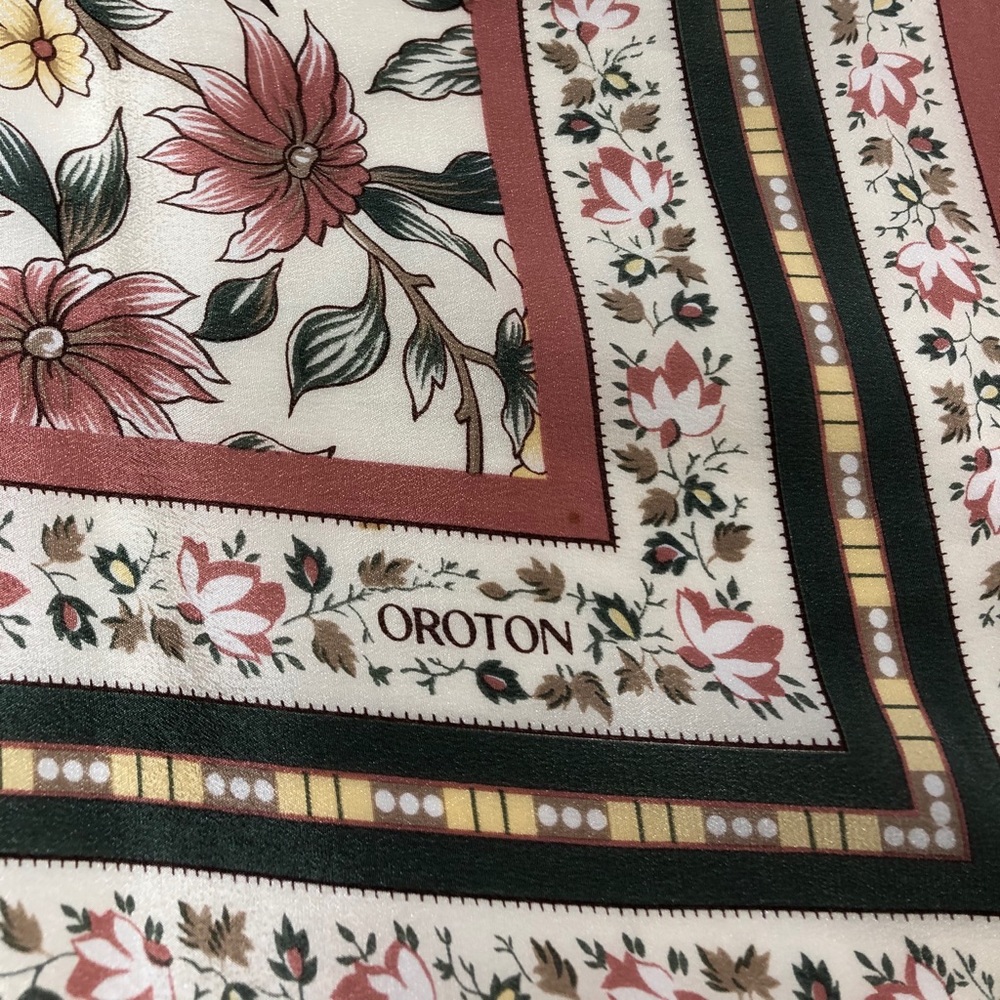 Oroton Scarf - image 2